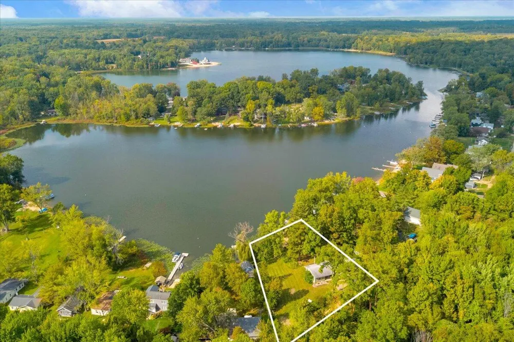 45417 15th Avenue Bloomingdale, MI 49026