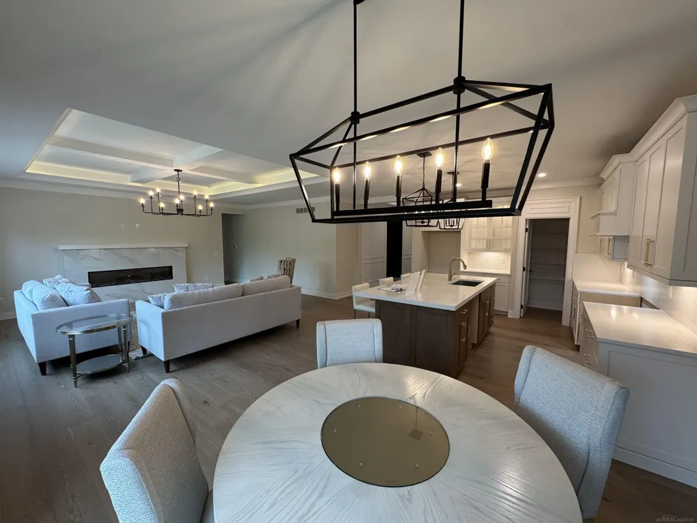 14004 Quail View Drive Washington Township, MI 48094