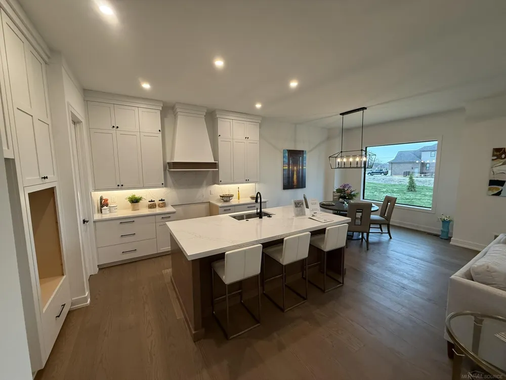 14004 Quail View Drive Washington Township, MI 48094