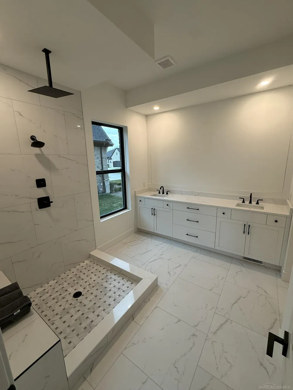 14004 Quail View Drive Washington Township, MI 48094