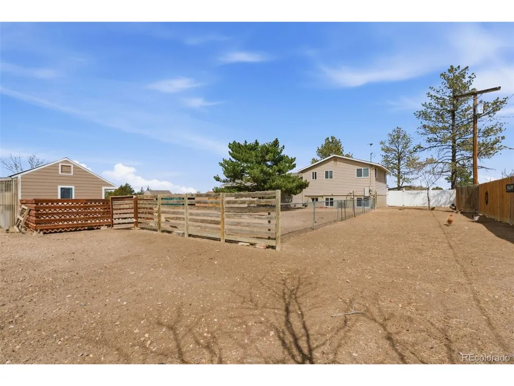 468 E Keen Avenue Byers, CO 80103