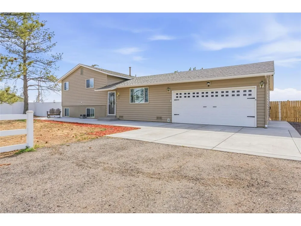 468 E Keen Avenue Byers, CO 80103