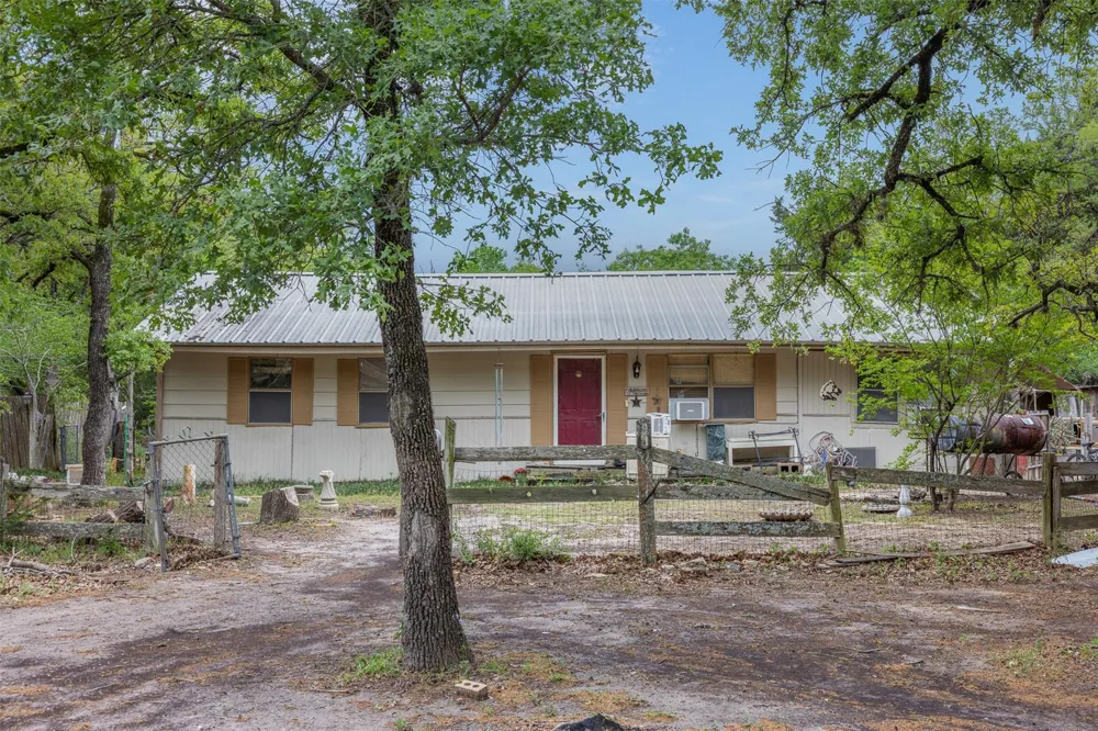 604 Hilton Road Bryan, TX 77807