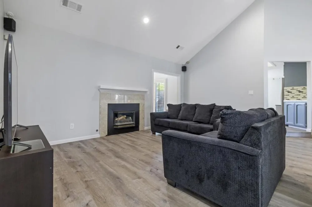 2604 Snyder Avenue Modesto, CA 95356