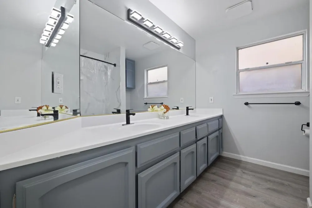 2604 Snyder Avenue Modesto, CA 95356