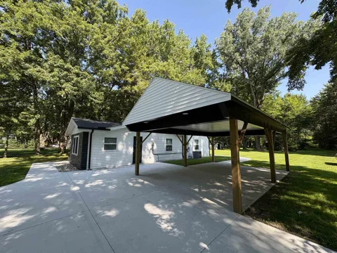 3416 W Willard Road