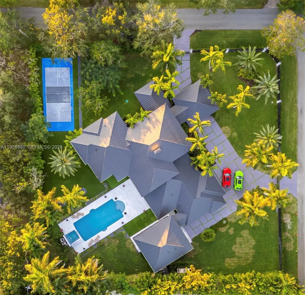 6290 SW 130th Ter Pinecrest, FL 33156