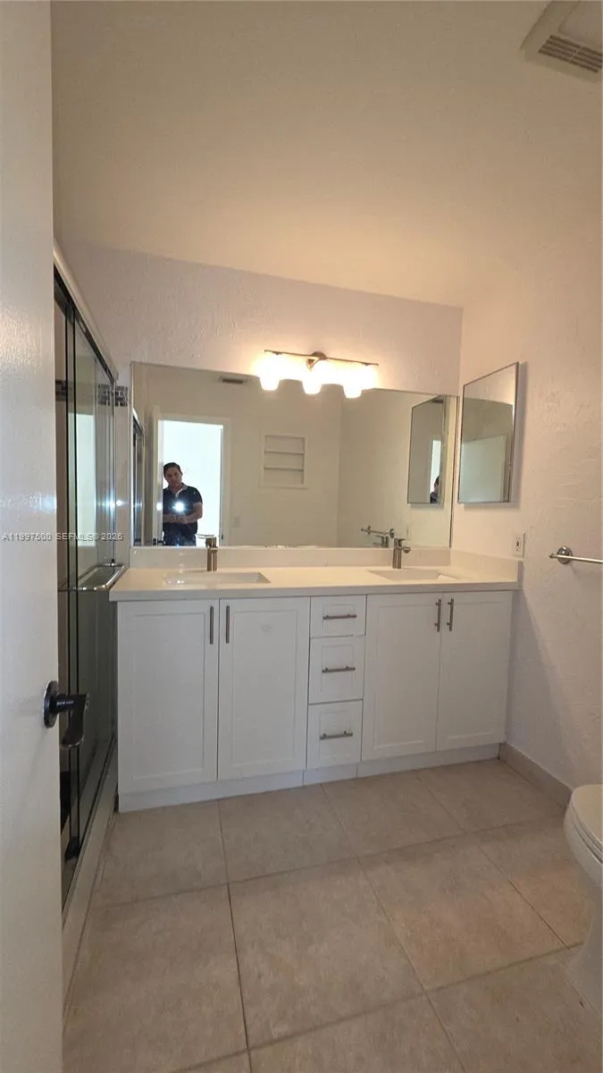 3247 NW 123rd Ave Sunrise, FL 33323