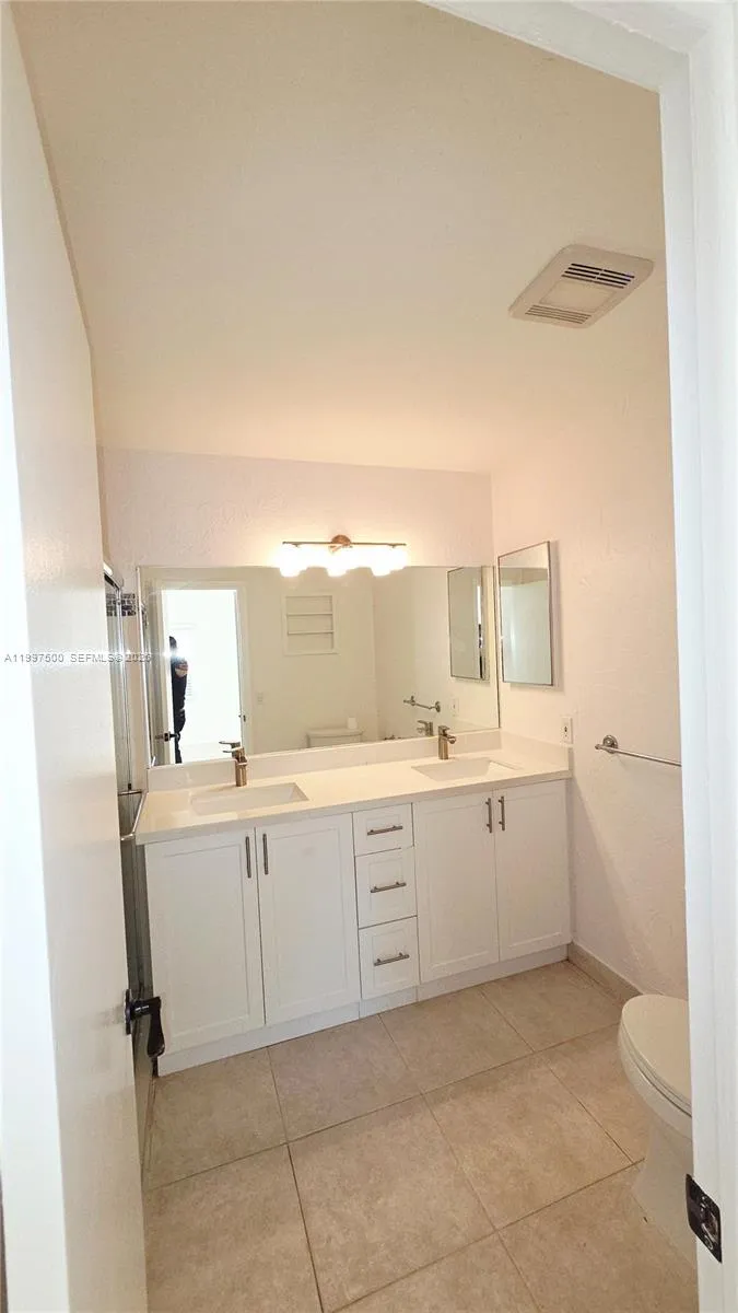 3247 NW 123rd Ave Sunrise, FL 33323