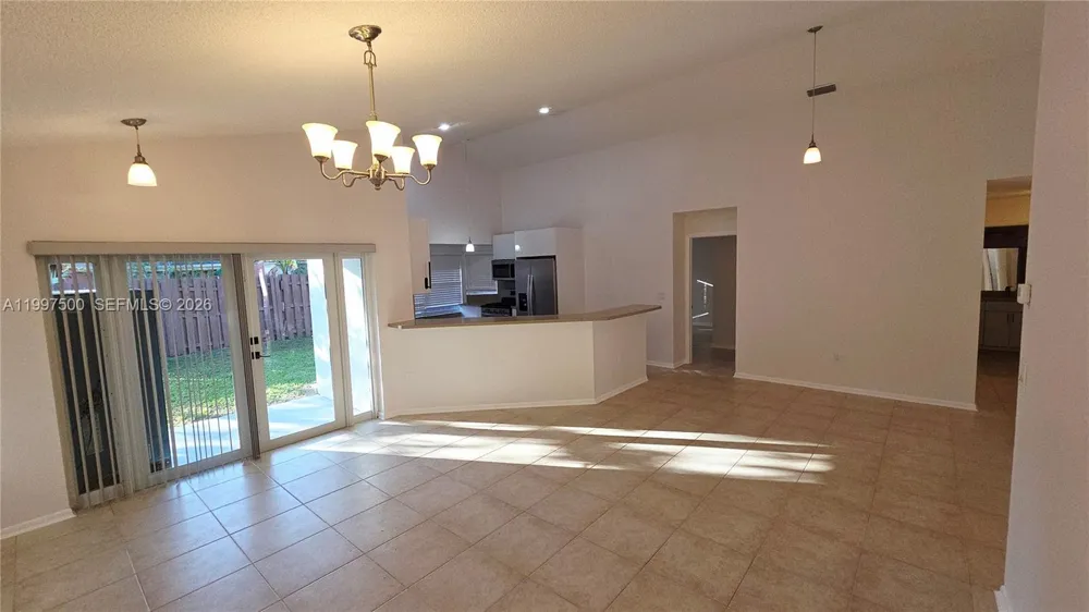 3247 NW 123rd Ave Sunrise, FL 33323