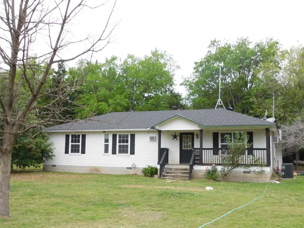 1032 Fm 936 Hubbard, TX 76648