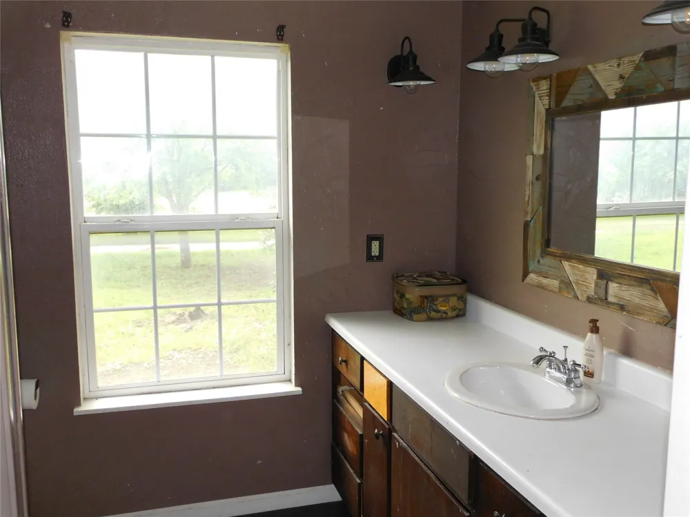 1032 Fm 936 Hubbard, TX 76648