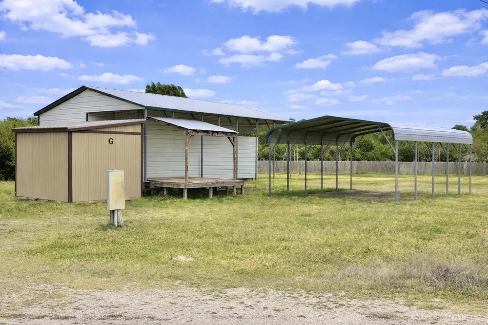 395 Holiday Village Drive Quitman, TX 75783