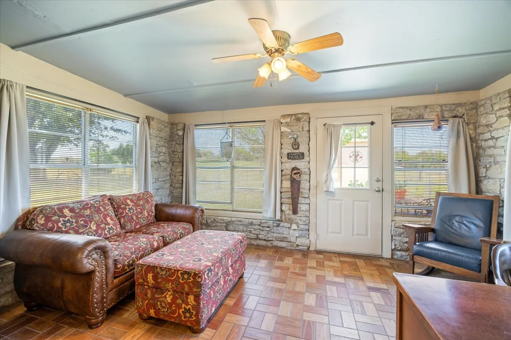 17305 US Highway 281 Hico, TX 76457