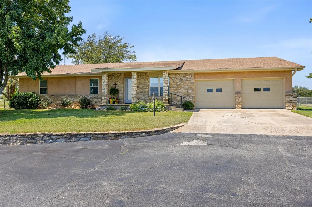 17305 US Highway 281 Hico, TX 76457
