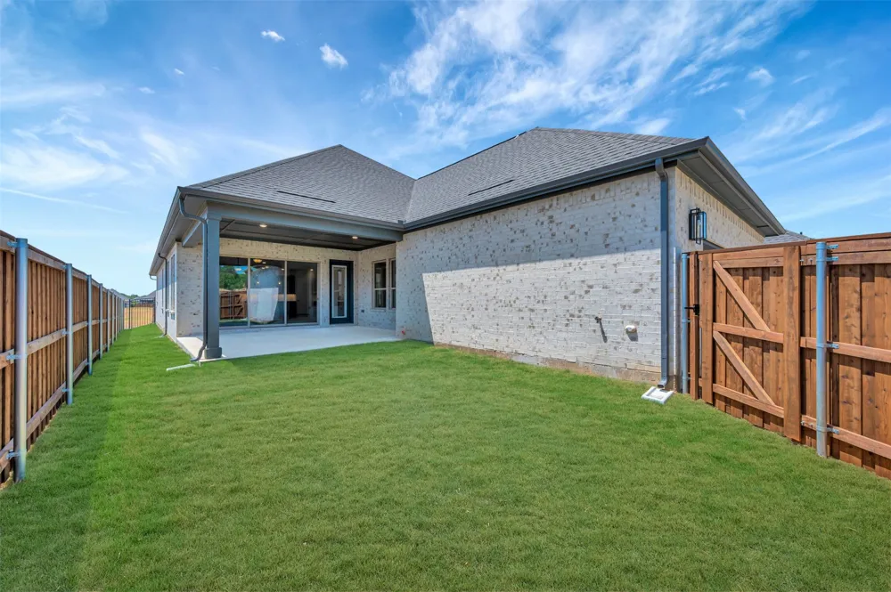 2097 Pine Grove Lane Arlington, TX 76005