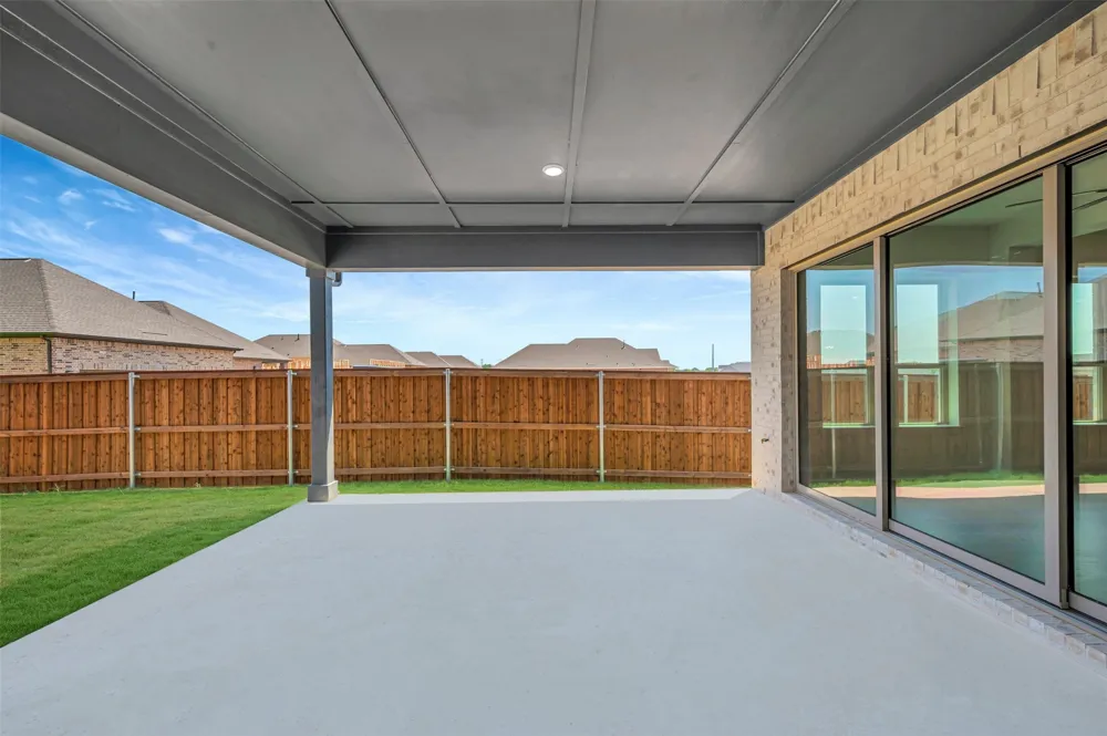 2097 Pine Grove Lane Arlington, TX 76005