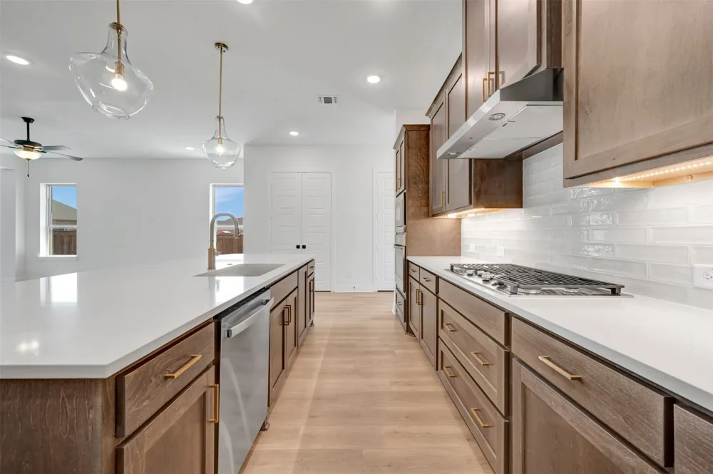 2097 Pine Grove Lane Arlington, TX 76005