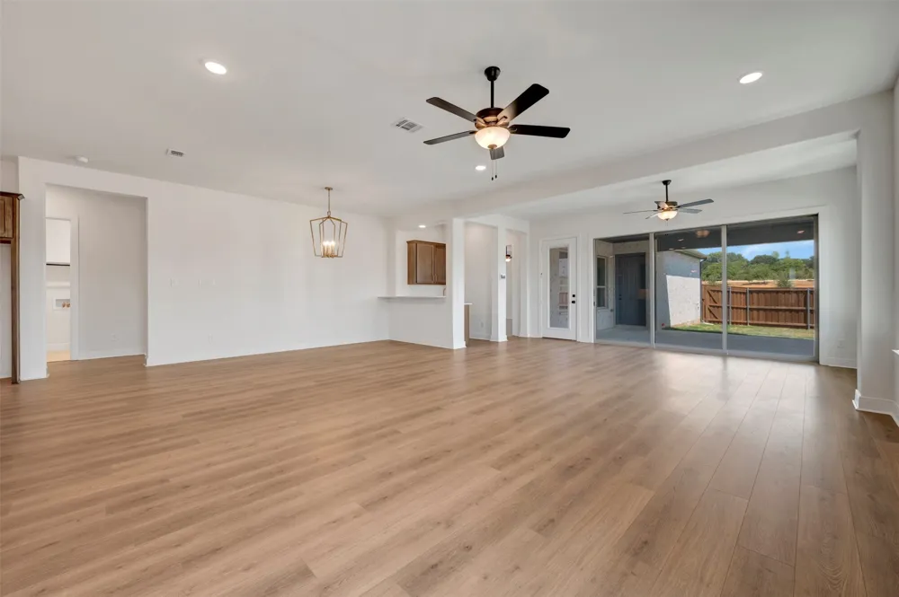 2097 Pine Grove Lane Arlington, TX 76005