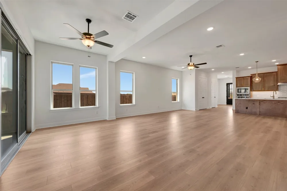 2097 Pine Grove Lane Arlington, TX 76005