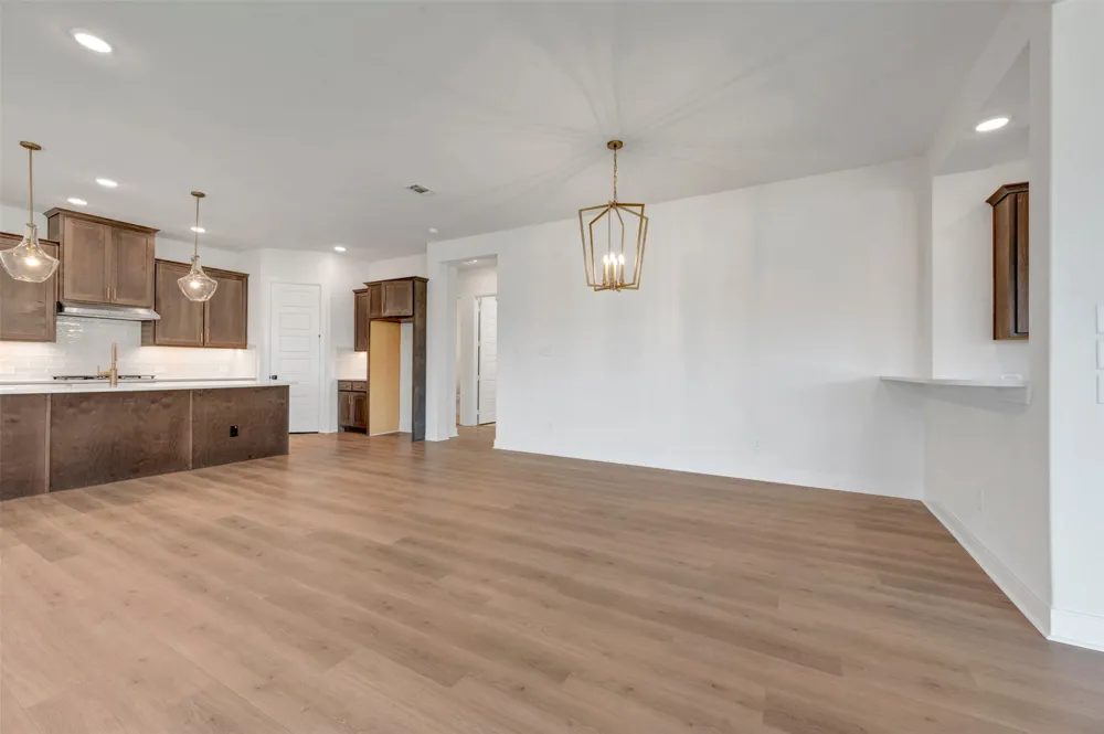 2097 Pine Grove Lane Arlington, TX 76005