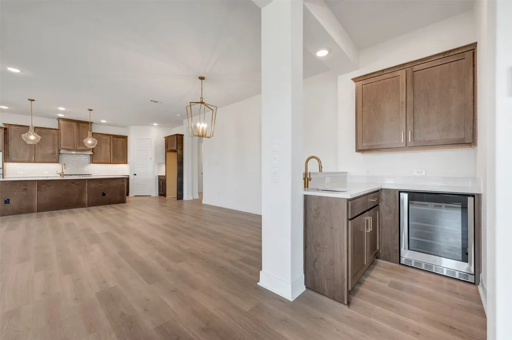 2097 Pine Grove Lane Arlington, TX 76005