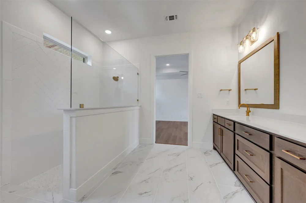2097 Pine Grove Lane Arlington, TX 76005