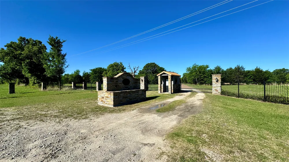 11656 FM 751 Wills Point, TX 75169