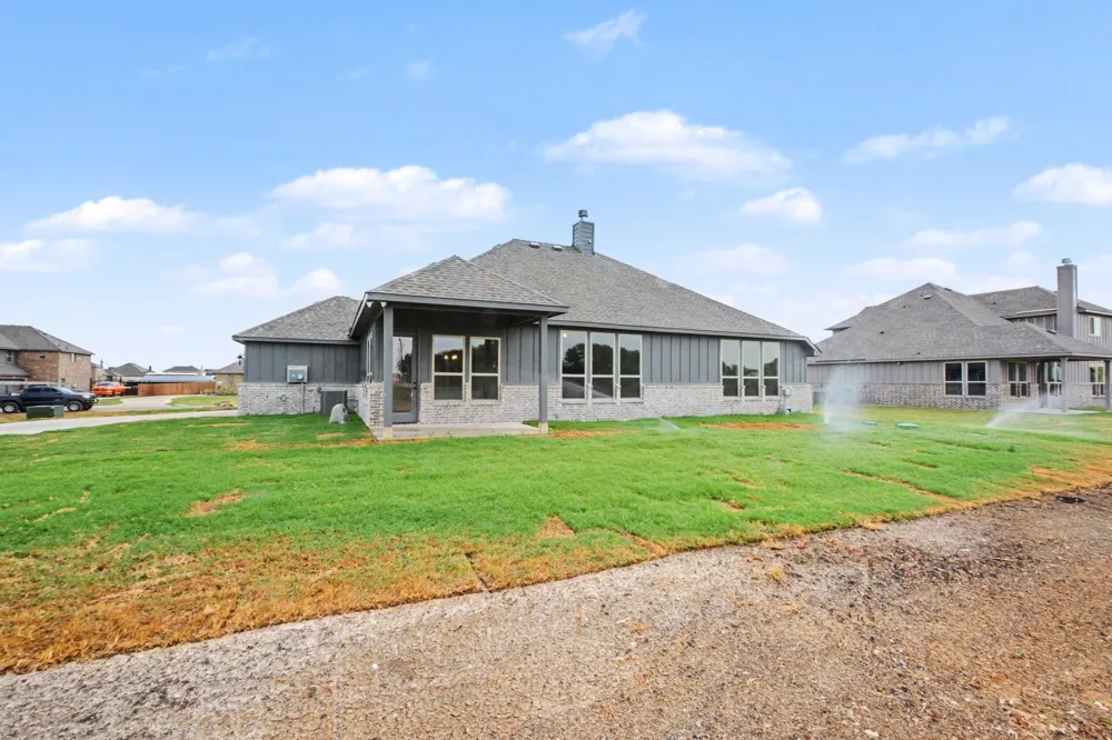 7421 Stonehenge Sanger, TX 76266