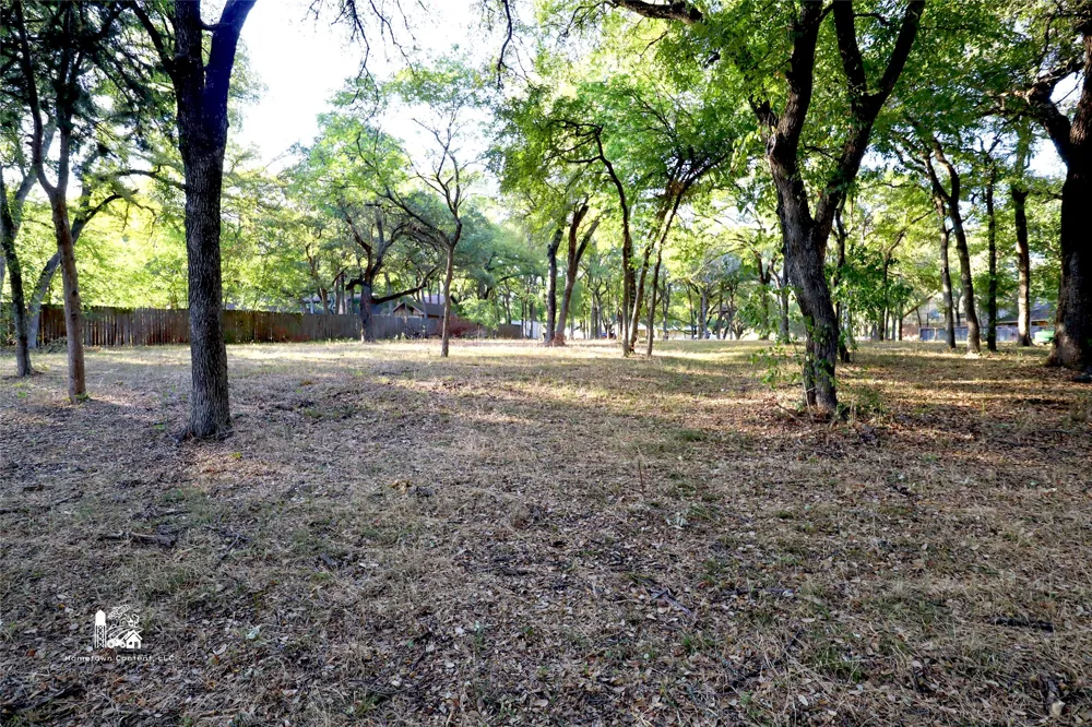 223 Oak Creek Circle McGregor, TX 76657