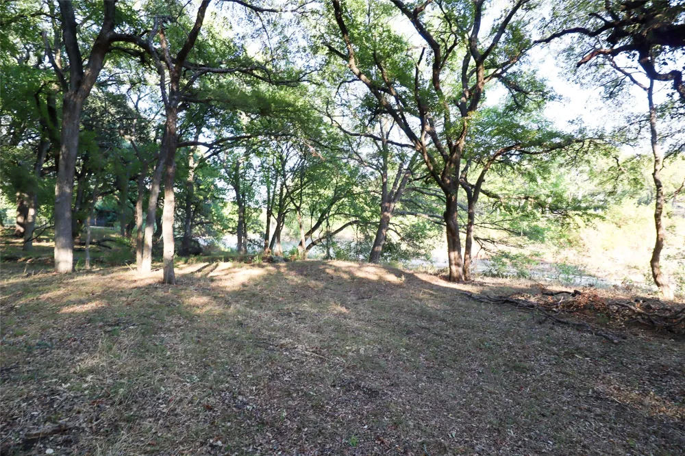 223 Oak Creek Circle McGregor, TX 76657