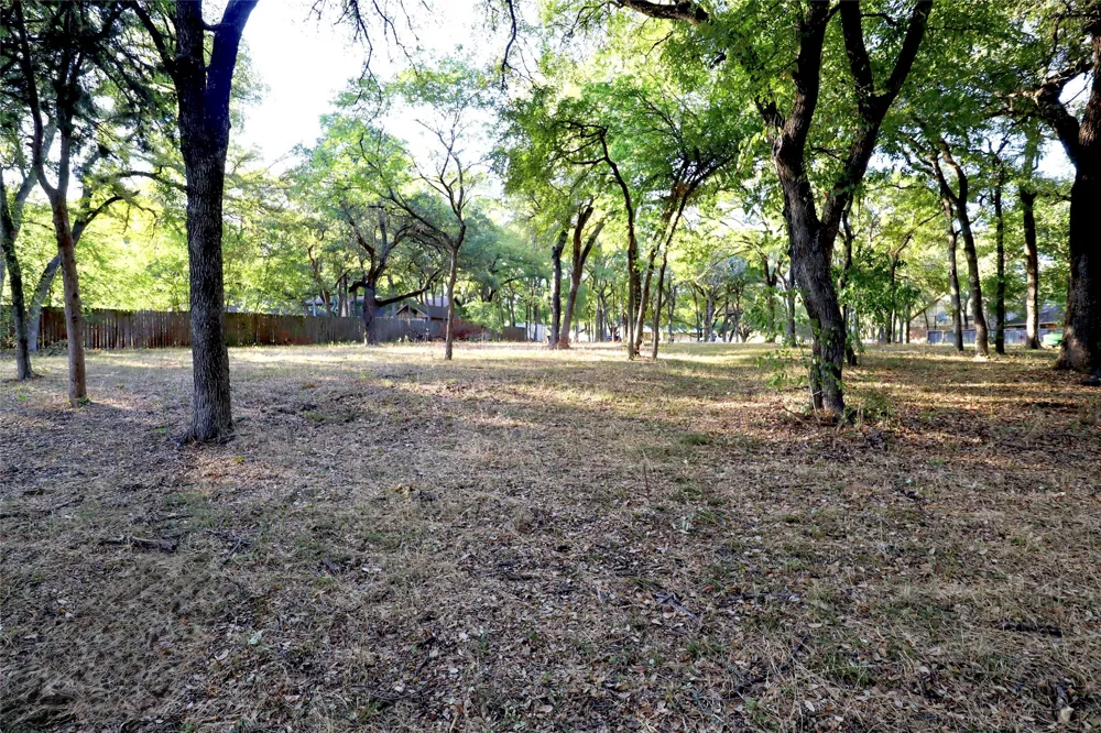 223 Oak Creek Circle McGregor, TX 76657