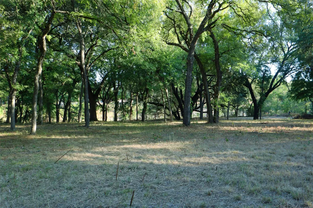 223 Oak Creek Circle McGregor, TX 76657