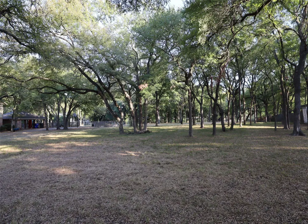 223 Oak Creek Circle McGregor, TX 76657