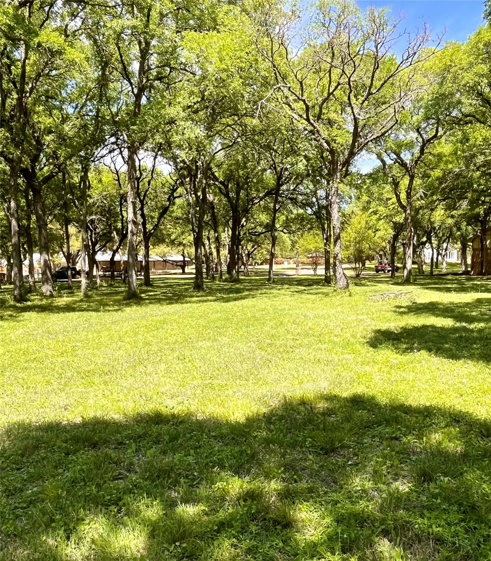 223 Oak Creek Circle McGregor, TX 76657