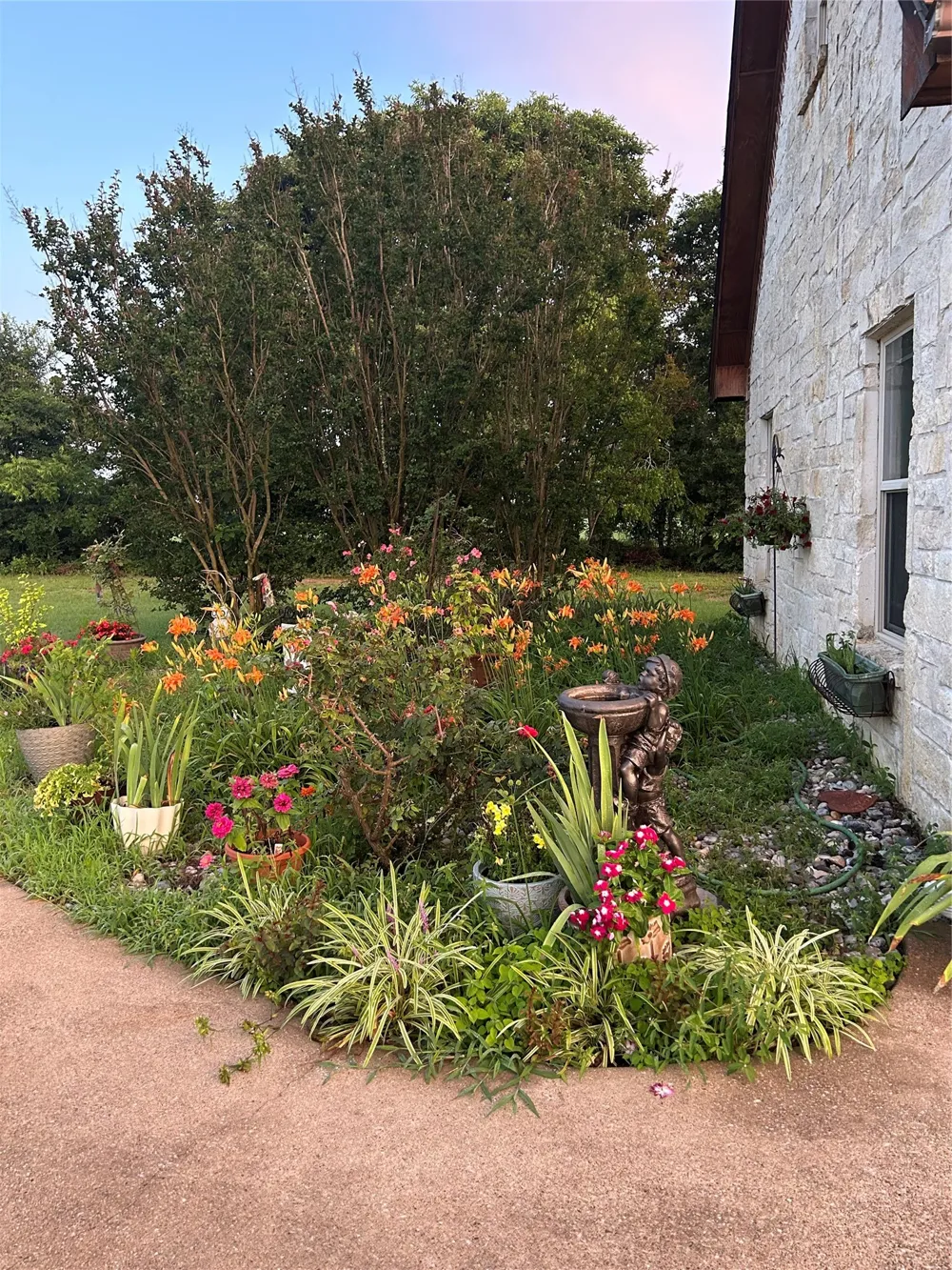 214 Vz County Road 4411 Ben Wheeler, TX 75754