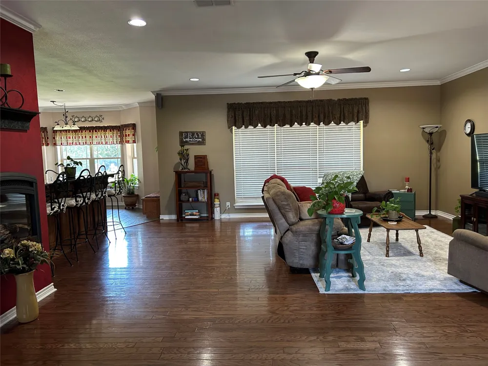 214 Vz County Road 4411 Ben Wheeler, TX 75754
