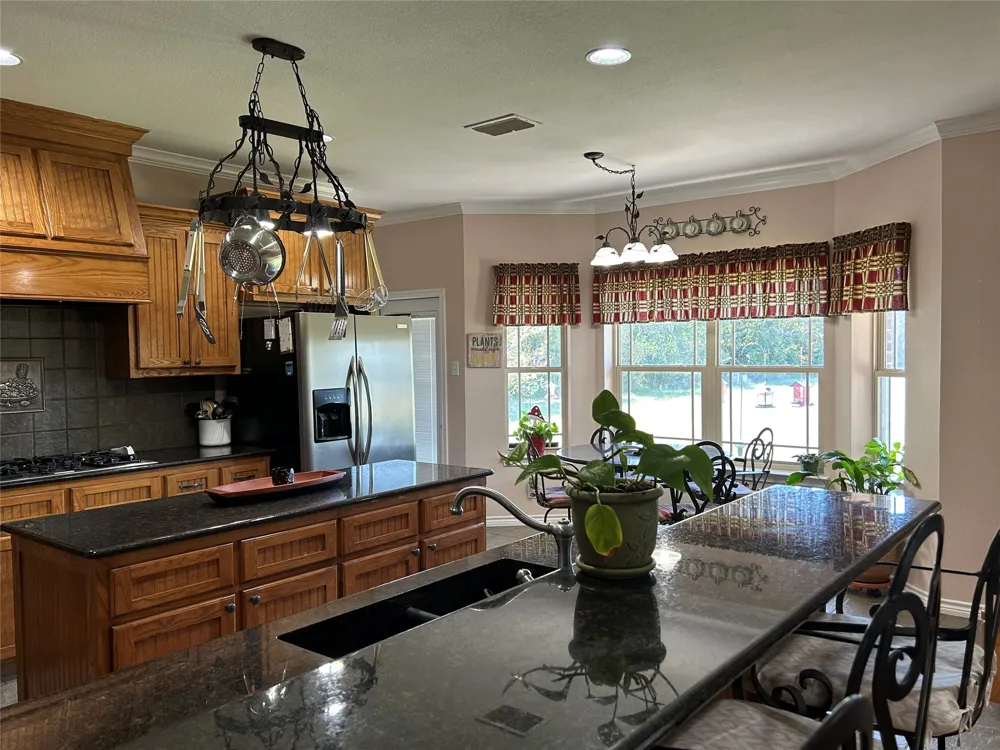 214 Vz County Road 4411 Ben Wheeler, TX 75754
