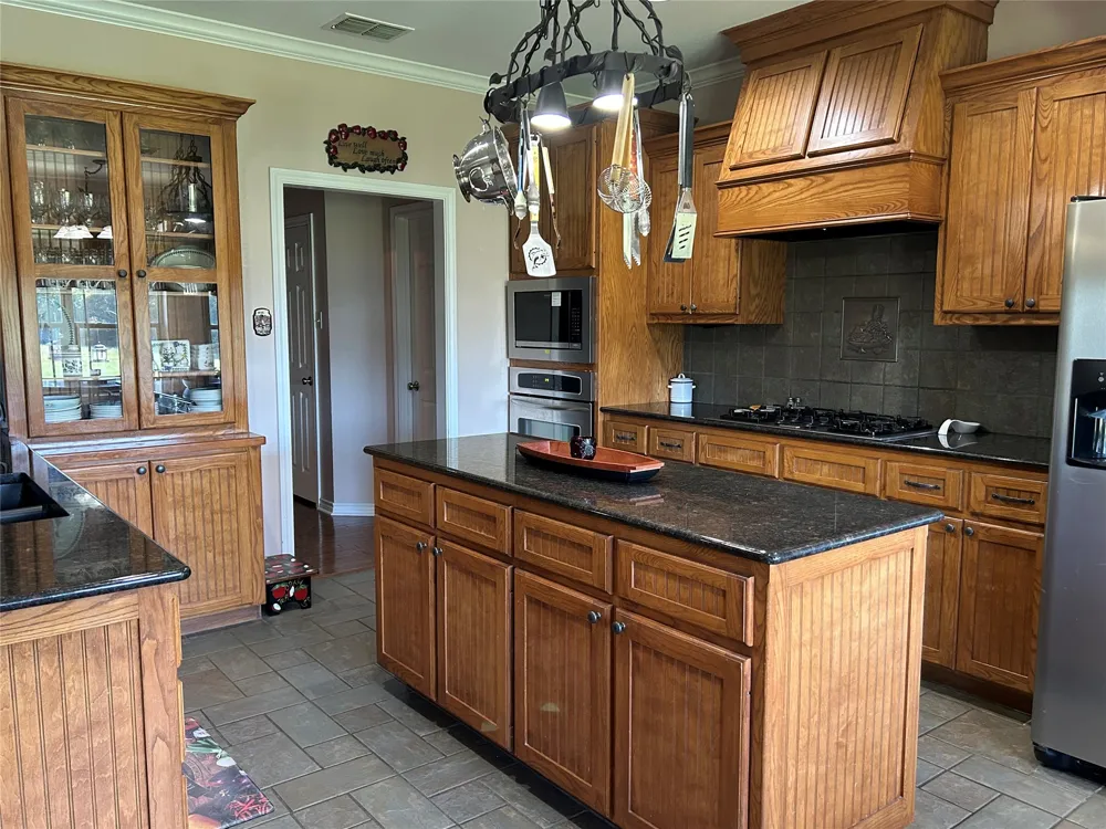 214 Vz County Road 4411 Ben Wheeler, TX 75754