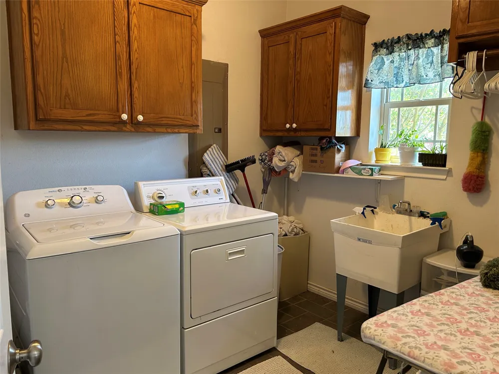 214 Vz County Road 4411 Ben Wheeler, TX 75754