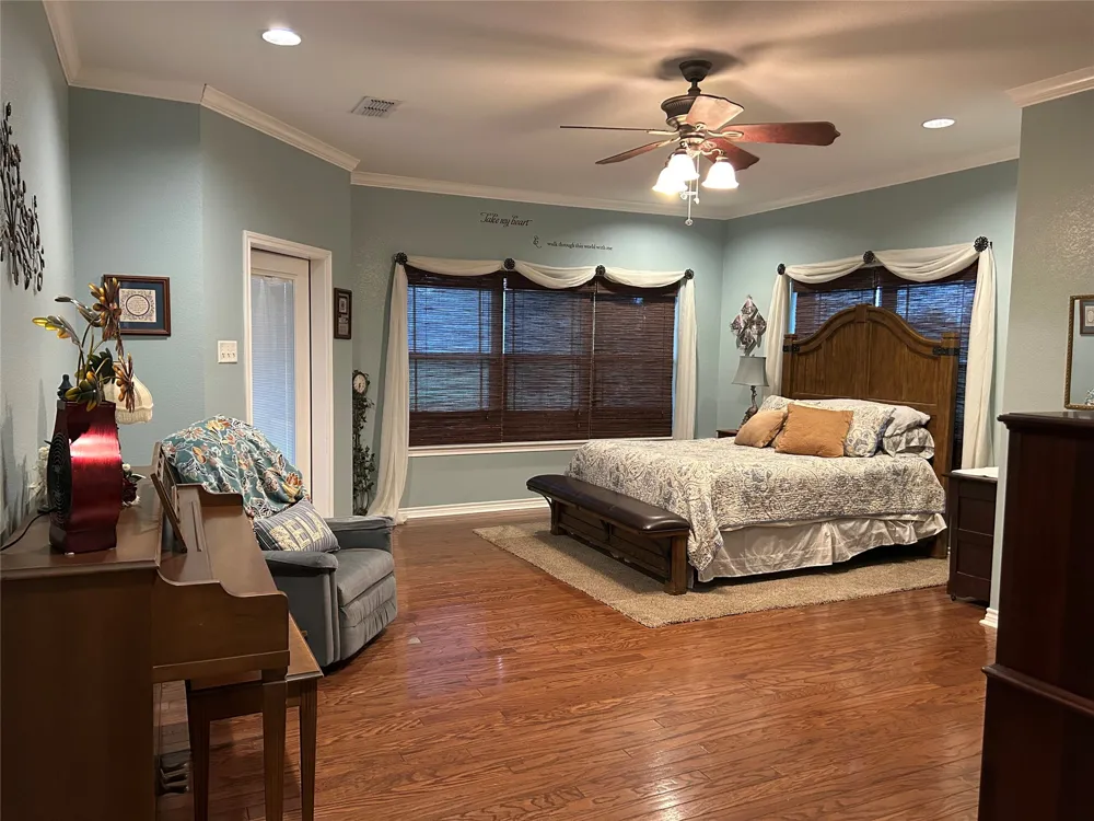 214 Vz County Road 4411 Ben Wheeler, TX 75754
