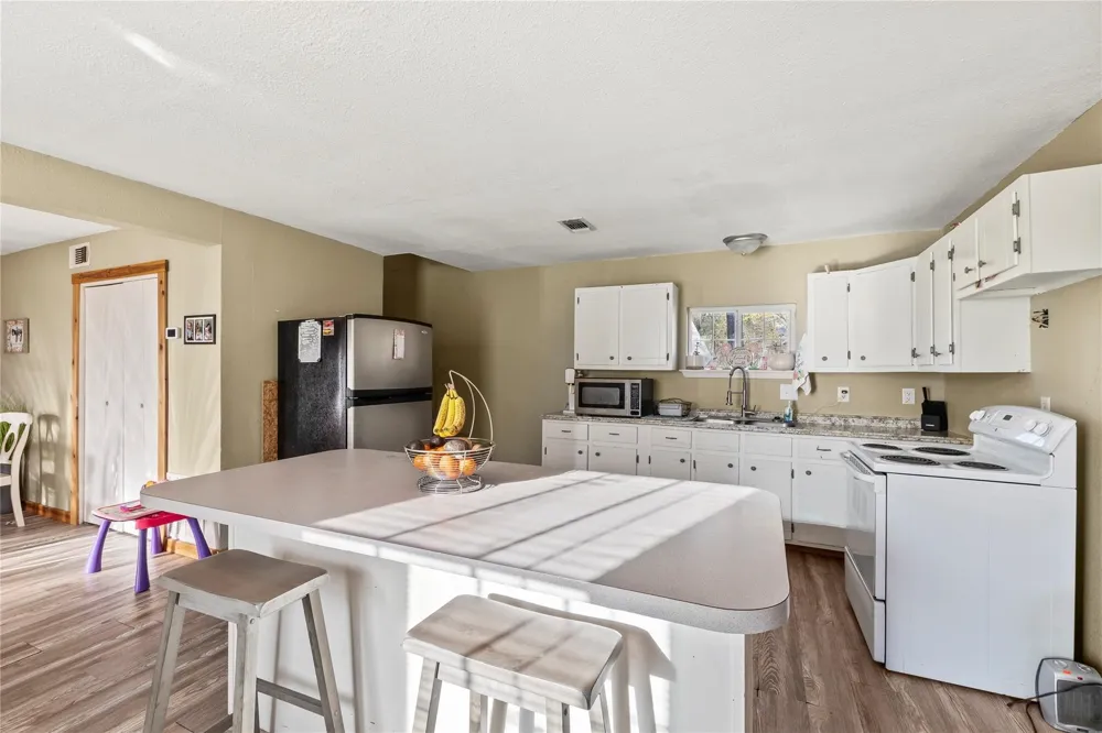303 Whispering Oaks Trail Payne Springs, TX 75156