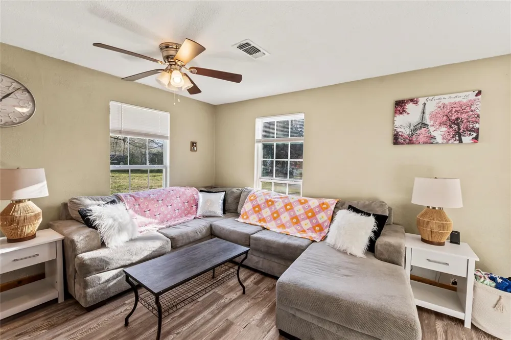 303 Whispering Oaks Trail Payne Springs, TX 75156