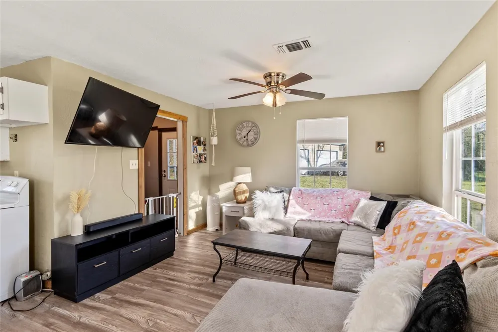 303 Whispering Oaks Trail Payne Springs, TX 75156