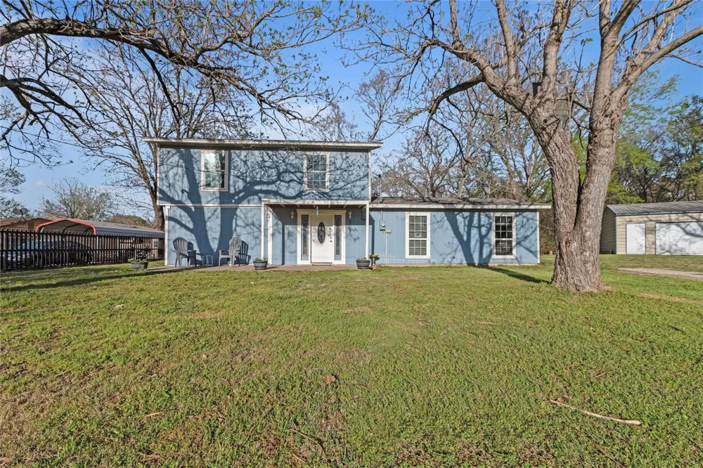 303 Whispering Oaks Trail Payne Springs, TX 75156
