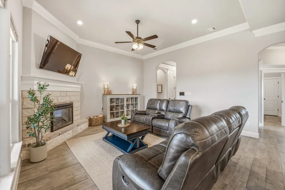 601 Violet Drive Tolar, TX 76476