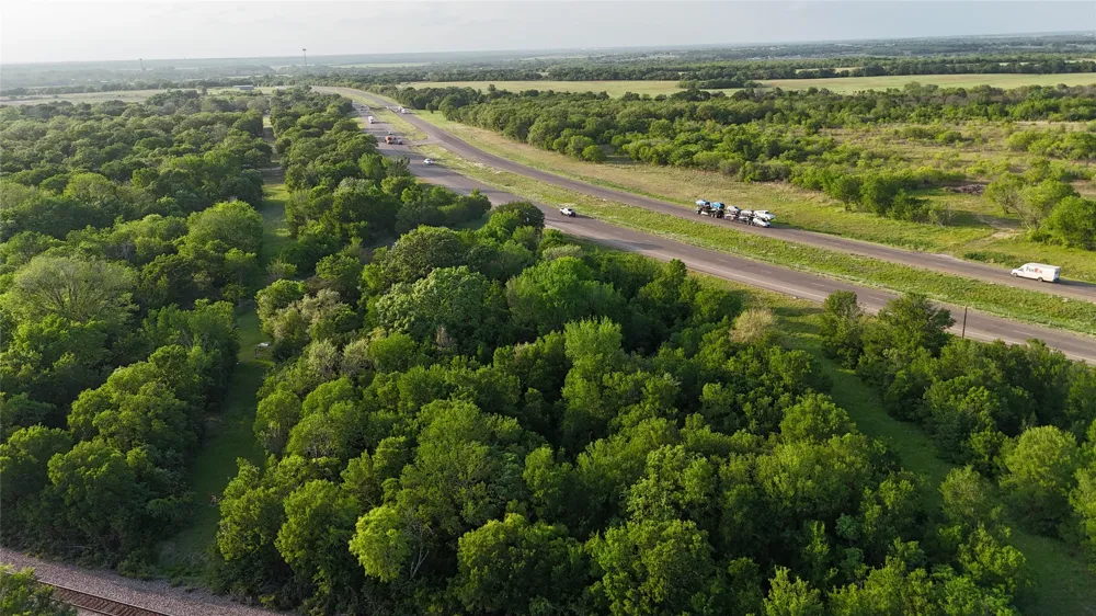 E Hwy 6 Riesel, TX 76682