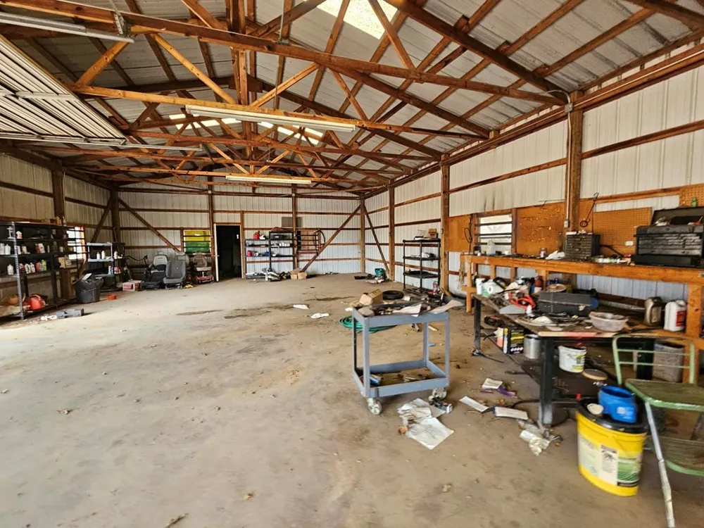 1710 An County Road 463 Montalba, TX 75853