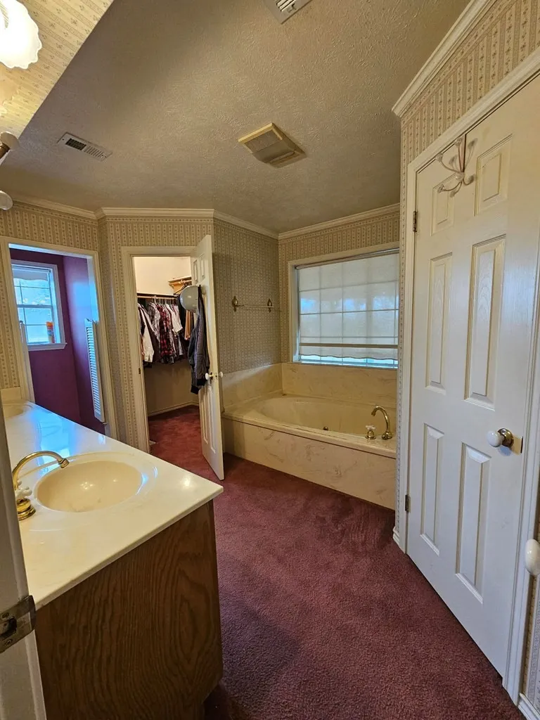 1710 An County Road 463 Montalba, TX 75853
