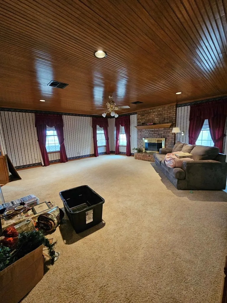 1710 An County Road 463 Montalba, TX 75853